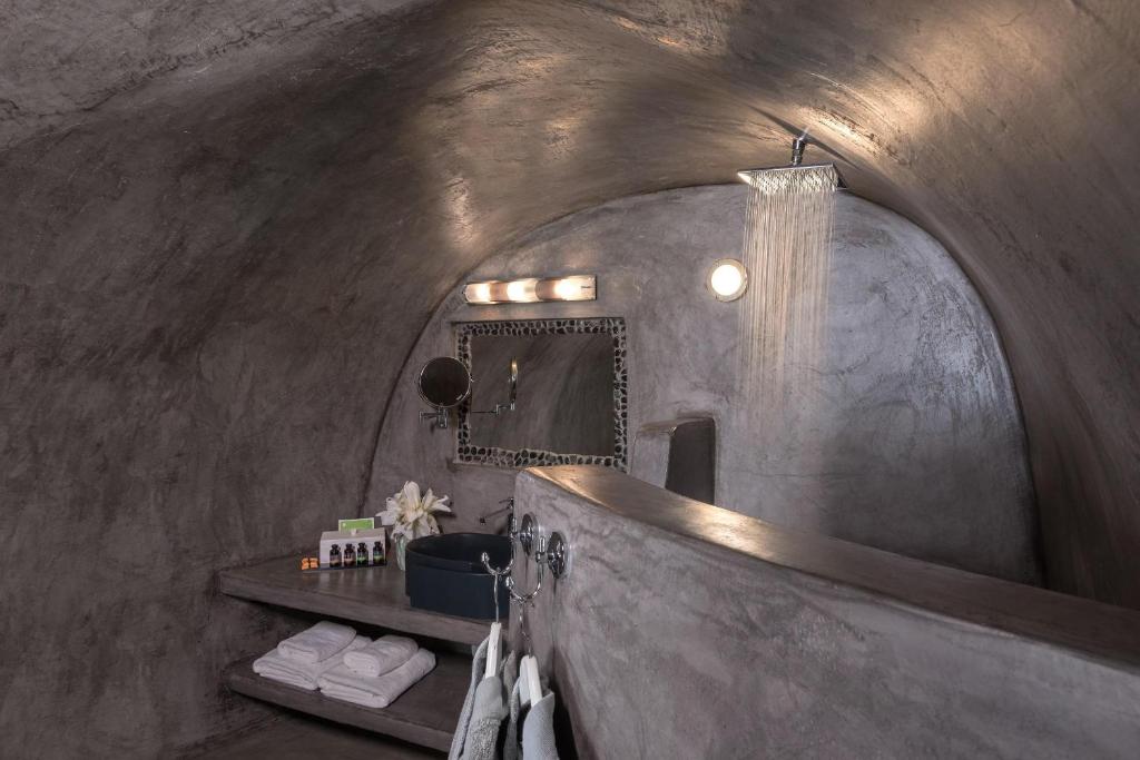 Andronis Boutique Hotel Santorini - Image 3